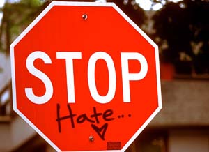 Appello al governo che verrà: «Basta parole di odio»